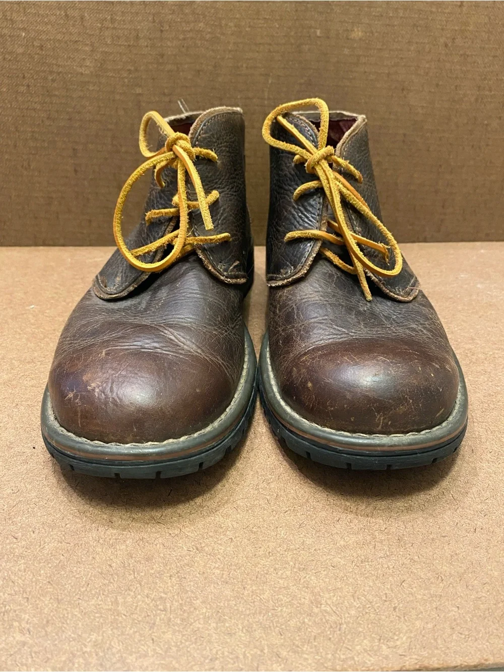 Clarks Morris Peak Brown Leather Chukka Boots with Yellow Laces